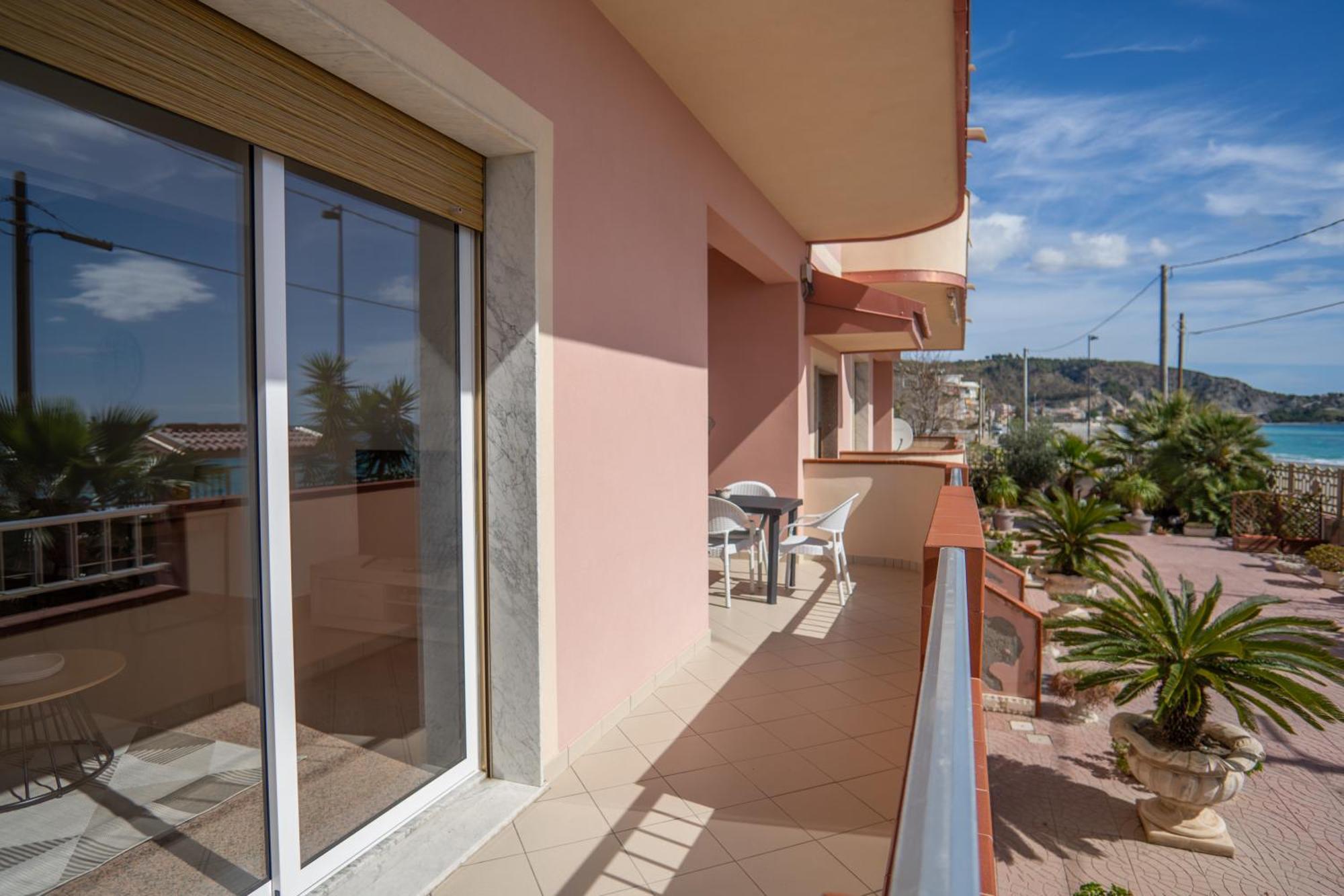 Casa Erika Apartment Bova Marina Exterior foto